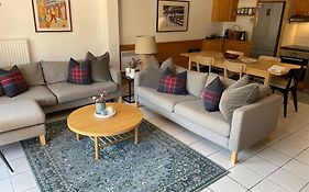 Central Morzine, Spacious 2 Bedroom Family Apartment